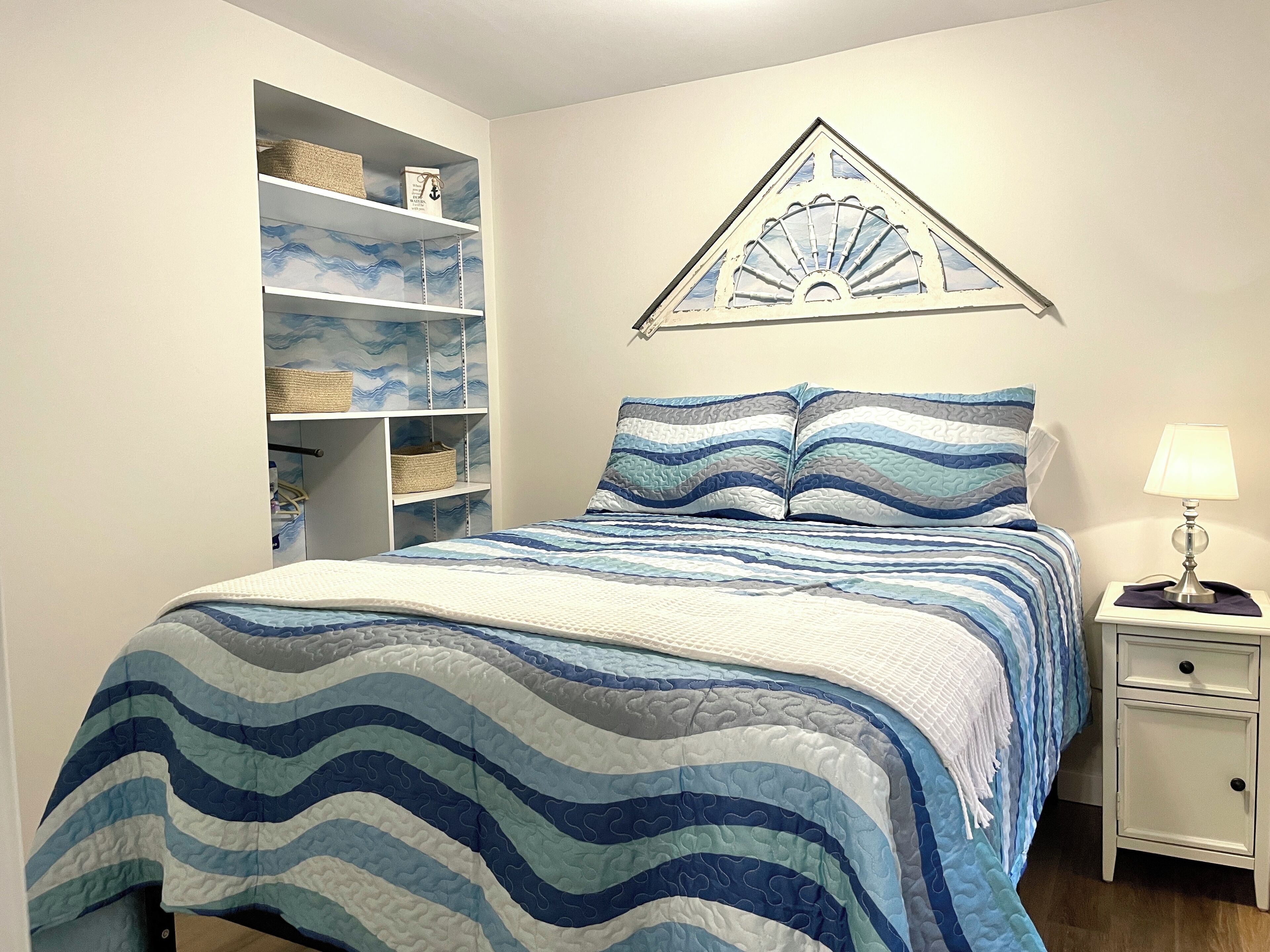 2 Schlafzimmer, Schreibtisch, Bügeleisen/Bügelbrett, Reisekinderbett