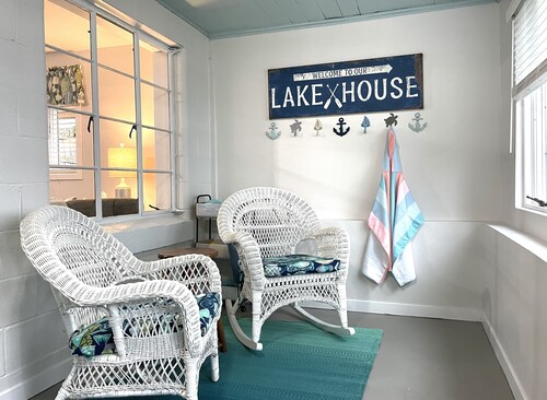 Lake Front Cottage | Kayaks | Game Table Fun