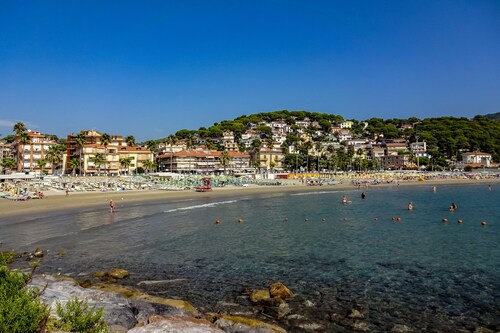 Seaview Pool Retreat - B28, Andora, Italy