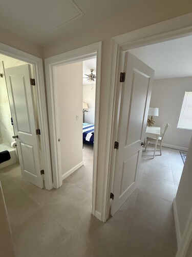 2-bedroom secondary suite in lovely Sarasota