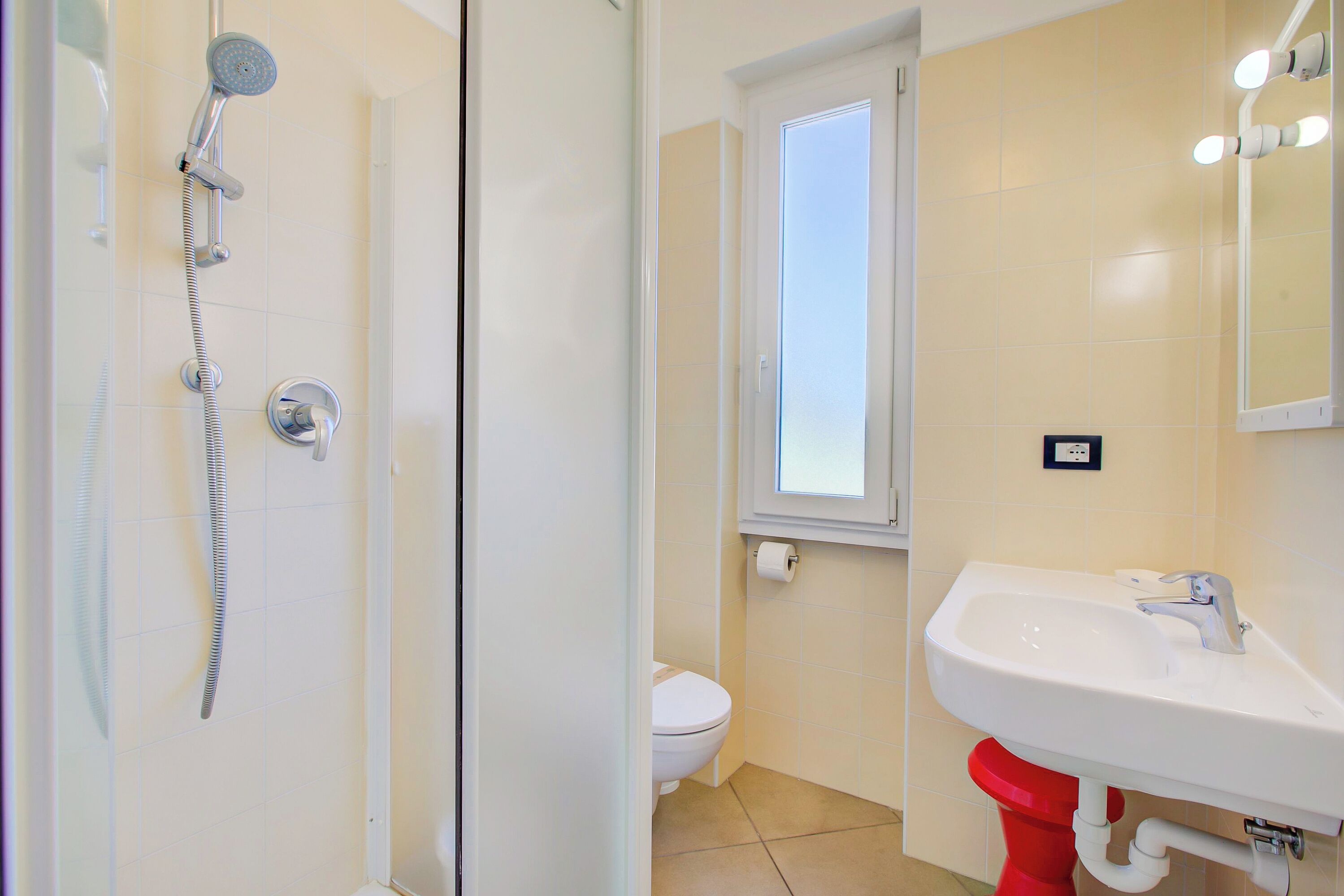 Bagno con doccia