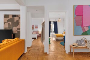 4 slaapkamers, een bureau, een strijkplank/strijkijzer, gratis wifi