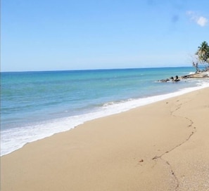 Am Strand, Liegestühle, Strandtücher