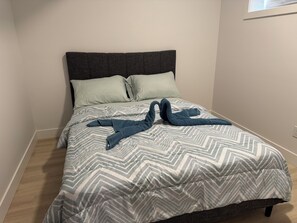 4 bedrooms, WiFi, bed sheets