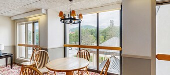 Mountainside efficiency w/ pool & hot tub; walk to lifts & town