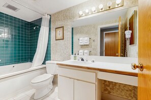 Hårføner og håndklær