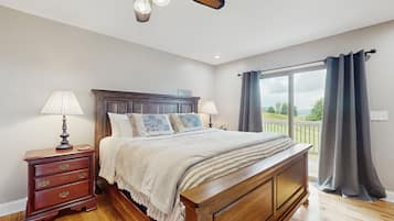 4 habitaciones, tabla de planchar con plancha y acceso a internet