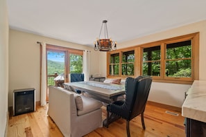 Living area - New Listing Little Bear Lodge in Big Canoe (Big Canoe)