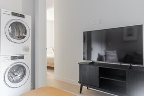 Interior - Blueground | Chinatown, washer, nr City Hall (New York)