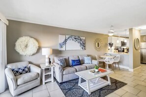 TV, books - Family Friendly Condo, outdoor/ indoor pool, hot tub, close to beach (Hilton Head)