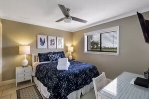 2 bedrooms, iron/ironing board, Internet, bed sheets - Family Friendly Condo, outdoor/ indoor pool, hot tub, close to beach (Hilton Head)