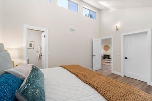4 bedrooms, iron/ironing board, travel crib, free WiFi