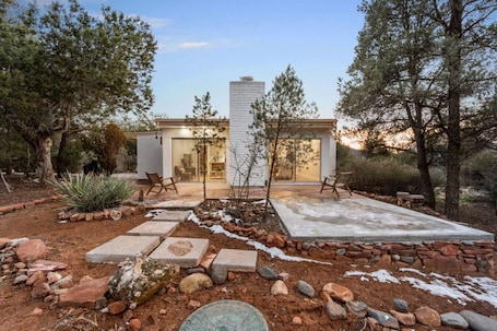 Exterior. Serene Family Friendly Sedona home /private HotTub