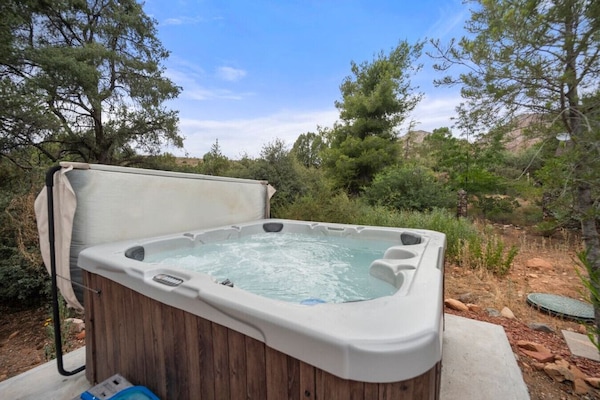Bañera de hidromasaje al aire libre
