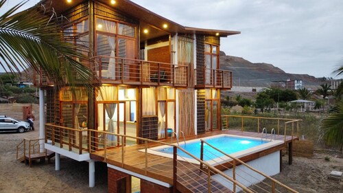 Ballena ocean front beach&pool house, Zorritos