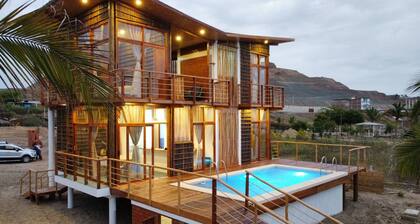 Ballena ocean front beach&pool house, Zorritos