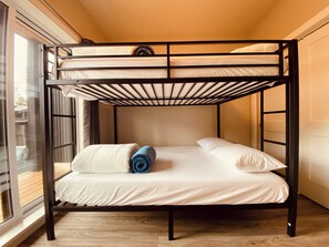 Iron/ironing board, free WiFi, bed sheets