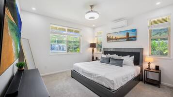 3 Schlafzimmer, Schreibtisch, Bügeleisen/Bügelbrett, Reisekinderbett