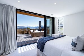 3 Schlafzimmer, Schreibtisch, Bügeleisen/Bügelbrett, WLAN