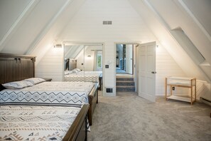 4 bedrooms, desk, iron/ironing board, WiFi