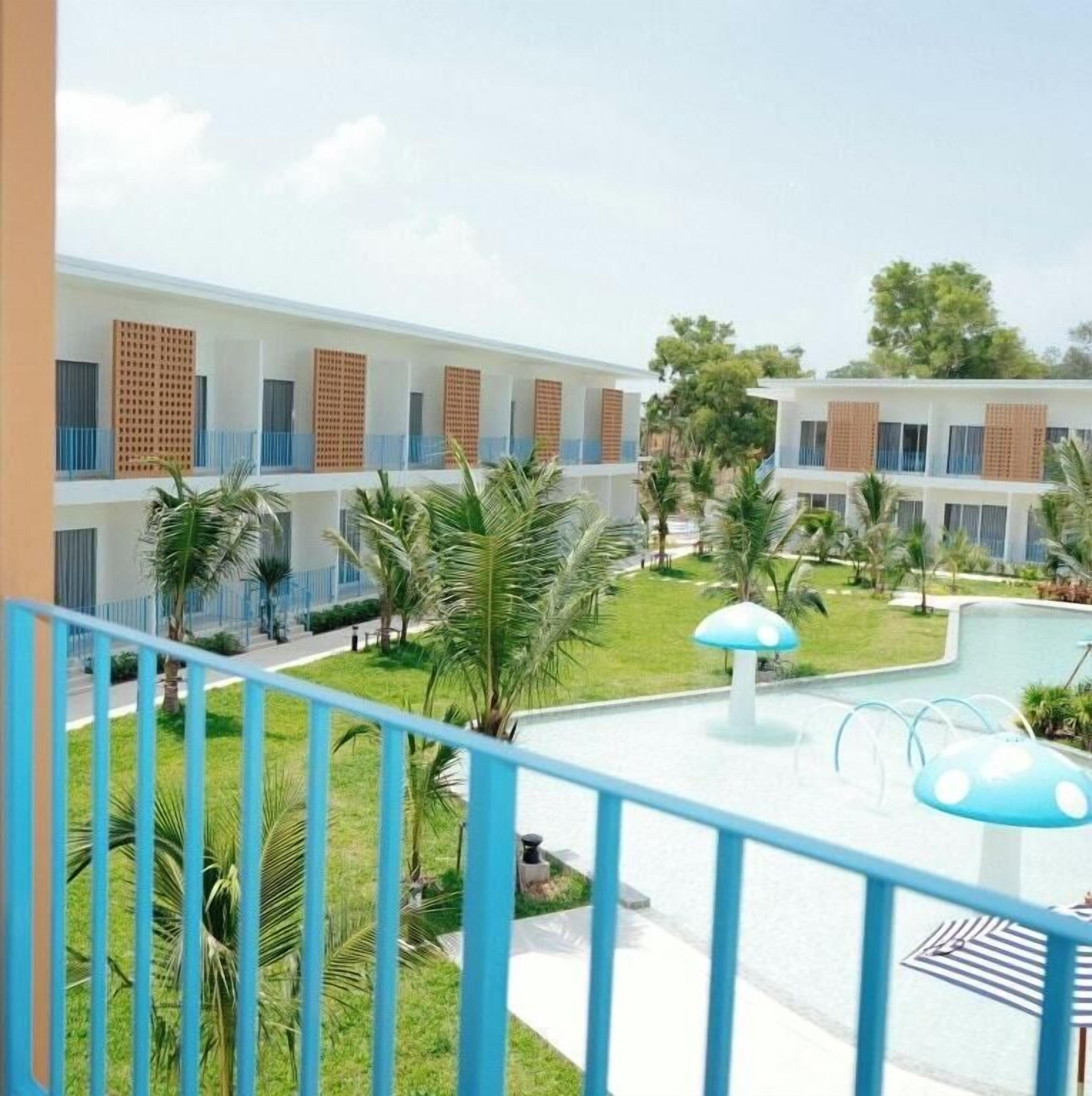 Deluxe Water Park King Room | Terrace/patio