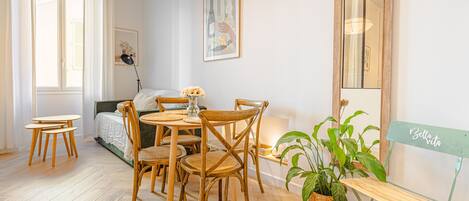 تناول الطعام