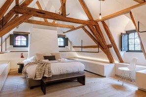 3 chambres, bureau, Wi-Fi, draps fournis