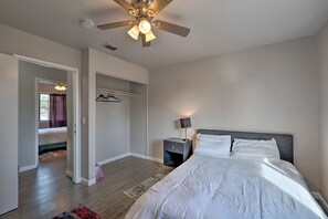 7 bedrooms, WiFi, bed sheets - Spacious 7-bedroom house in cool Sacramento with AC (Sacramento)