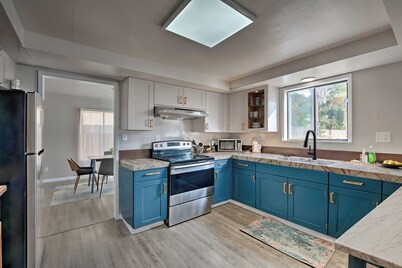 Spacious 7-bedroom house in cool Sacramento with AC