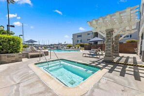 Pool - 302B Amazing Location! Gorgeous Marina Views! Steps from Top Rated Harbor Beach (Oceanside)
