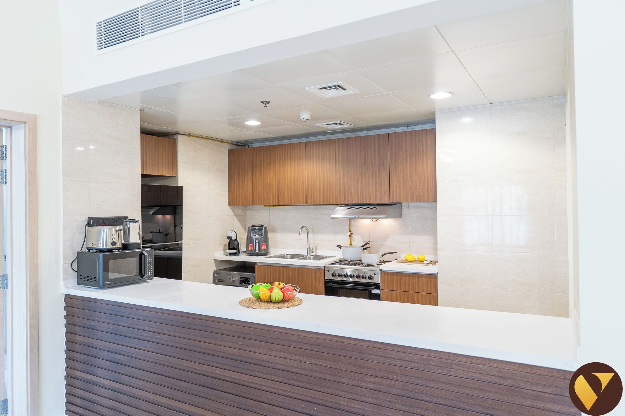 Appartement Luxe, vue ville | Cuisine privée | Grand réfrigérateur, micro-ondes, four, plaque de cuisson