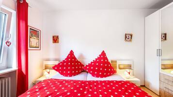 1 bedroom, free WiFi, bed sheets