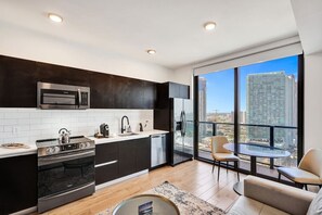 Fridge, microwave, oven, stovetop