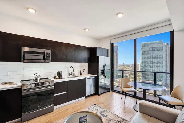 Fridge, microwave, oven, stovetop