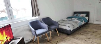 3-Bed Cosy Apartment - Sleeps 8