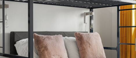 4 quartos, ferros/tábuas de passar roupa, Wi-Fi, roupa de cama