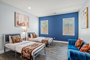 5 habitaciones, tabla de planchar con plancha y wifi