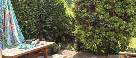 تناول الطعام بالخارج