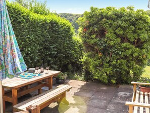 Outdoor dining - 2 bedroom accommodation in Llandre, near Borth (Llandre, near Borth)