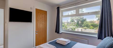 3 室のベッドルーム、WiFi (無料)