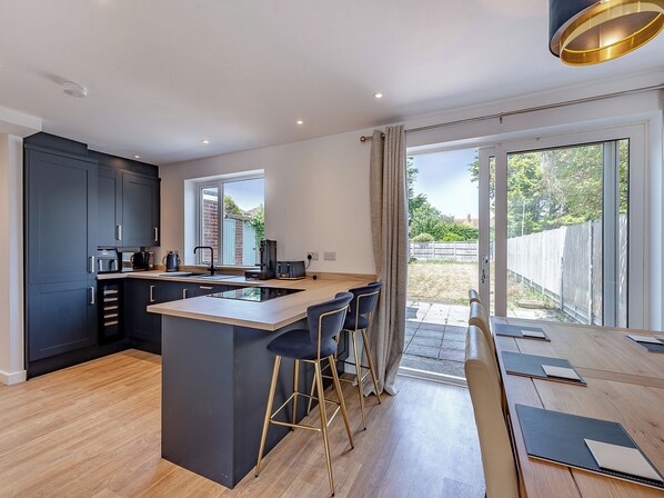 Dishwasher, high chair