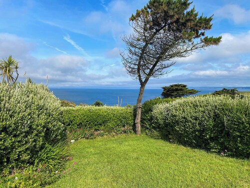 5 bedroom accommodation in Mullion