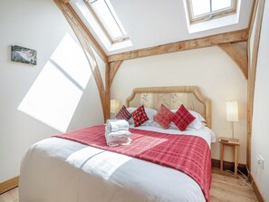 Double bedroom | Y Beudy - Tir Cethin Farm, Pen-clawdd