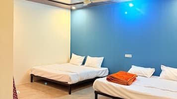 Deluxe Single Room, 2 Double Beds, Mountain View