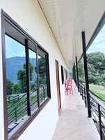 Deluxe Single Room, 2 Double Beds, Mountain View | Balcony view
