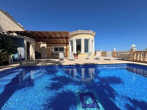 Pool - Wonderful villa with breathtaking seaview (Teulada)