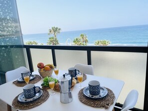 Outdoor dining - SOL Y MAR APARTMENT LA HERRADURA (La Herradura)