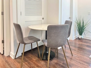 Dining - Cozy Condo in Old Fourth Ward Atlanta (Atlanta)