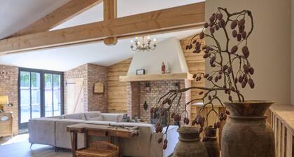 Nice spacious house with a sauna and steam room