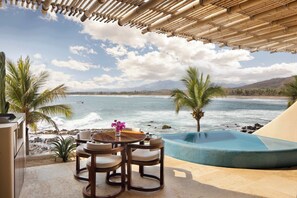 Outdoor dining - Organic Luxury Getaway for Two (La Majahua)